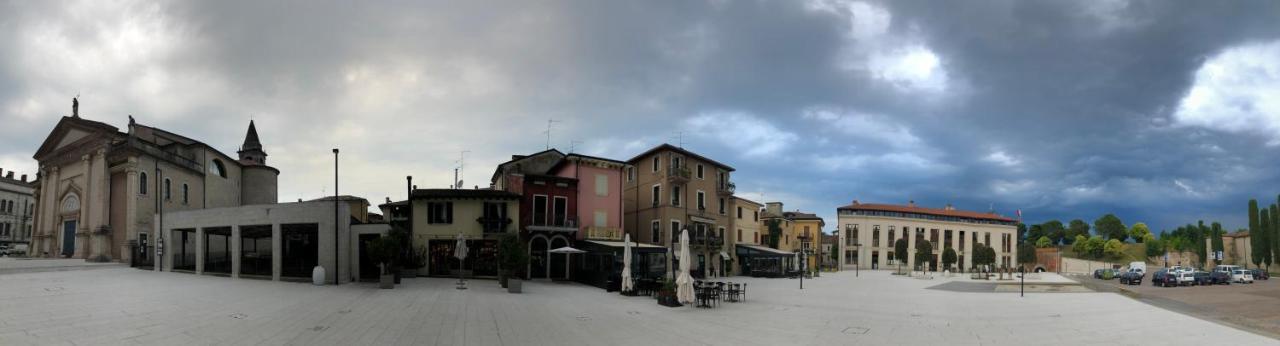 Casa Porto Vecchio Hotel Peschiera del Garda Bagian luar foto